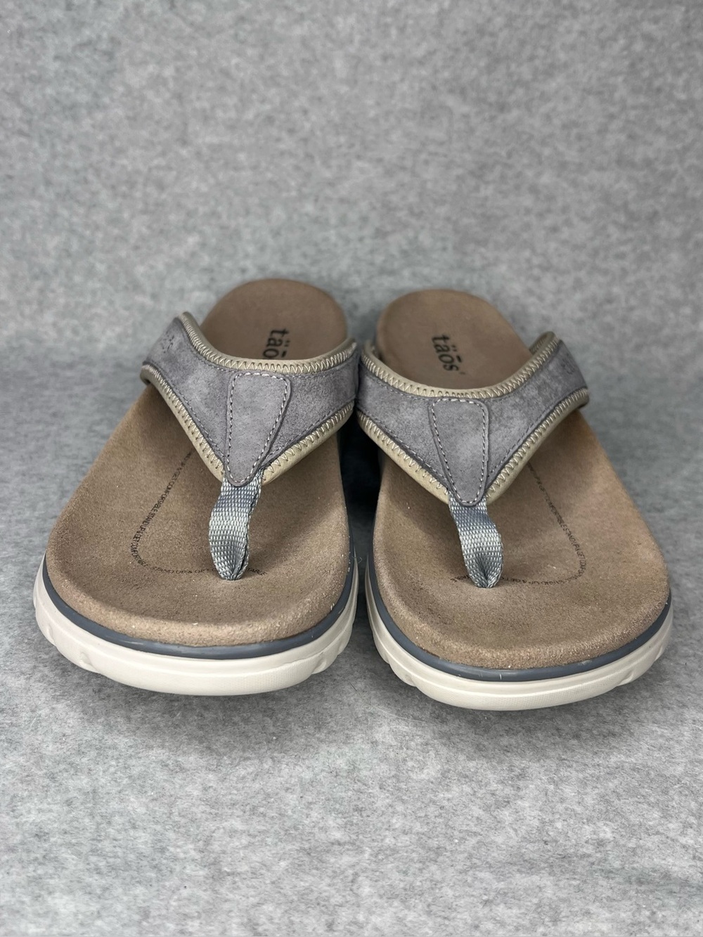 TAOS Womens Aur-13540 Flip Flop Thong Sandals Gray Cloud Nubuck Leather Sz 10 - Picture 2 of 10